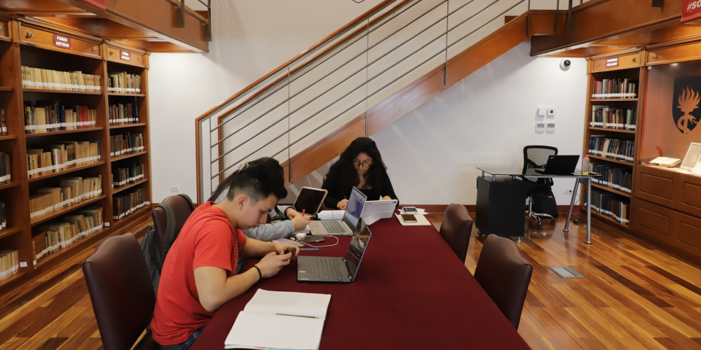 alumnos_en_biblioteca